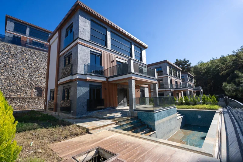 4-Zimmer Villa in Kargıcak mit Pool und Meerblick