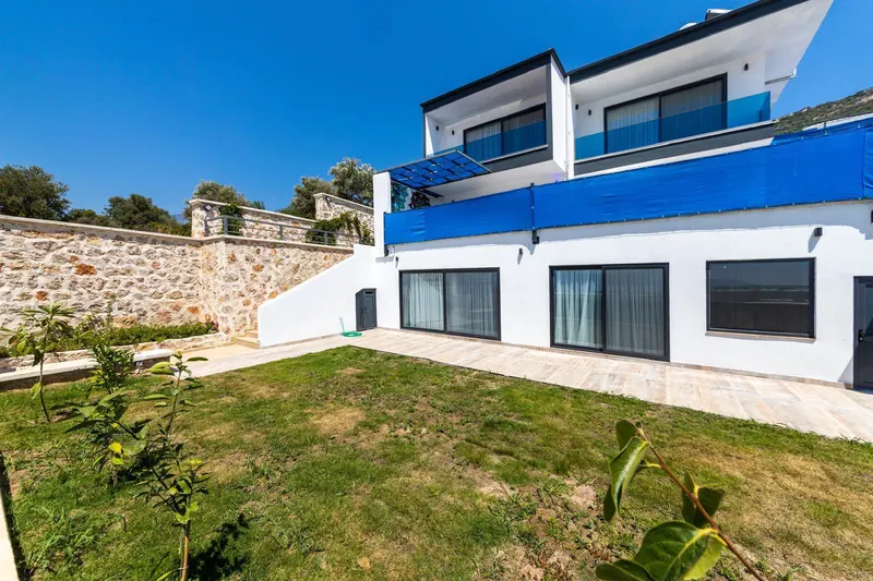 4-Bedroom Antalya Villa with Private Pool and Sea Views
