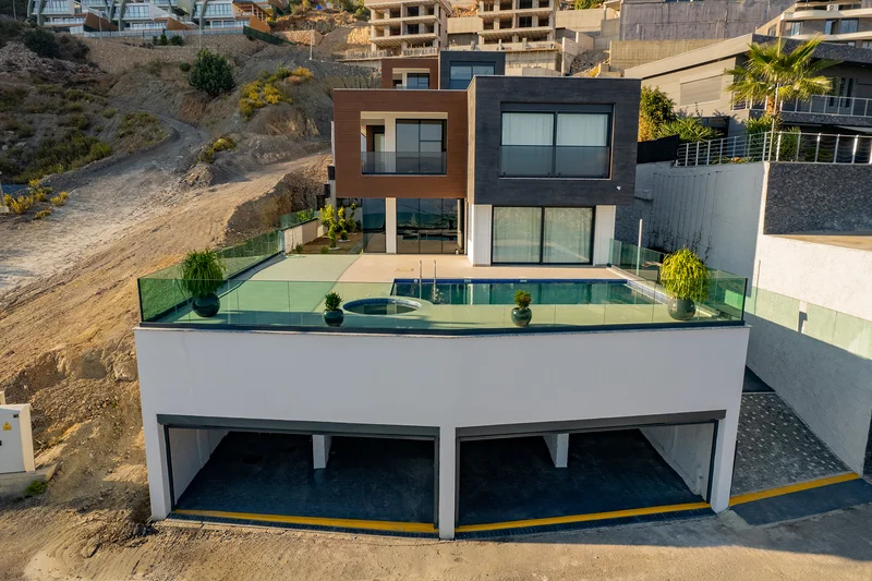 Luxusvilla mit Panoramablick auf Meer und Burg in Tepe, Alanya