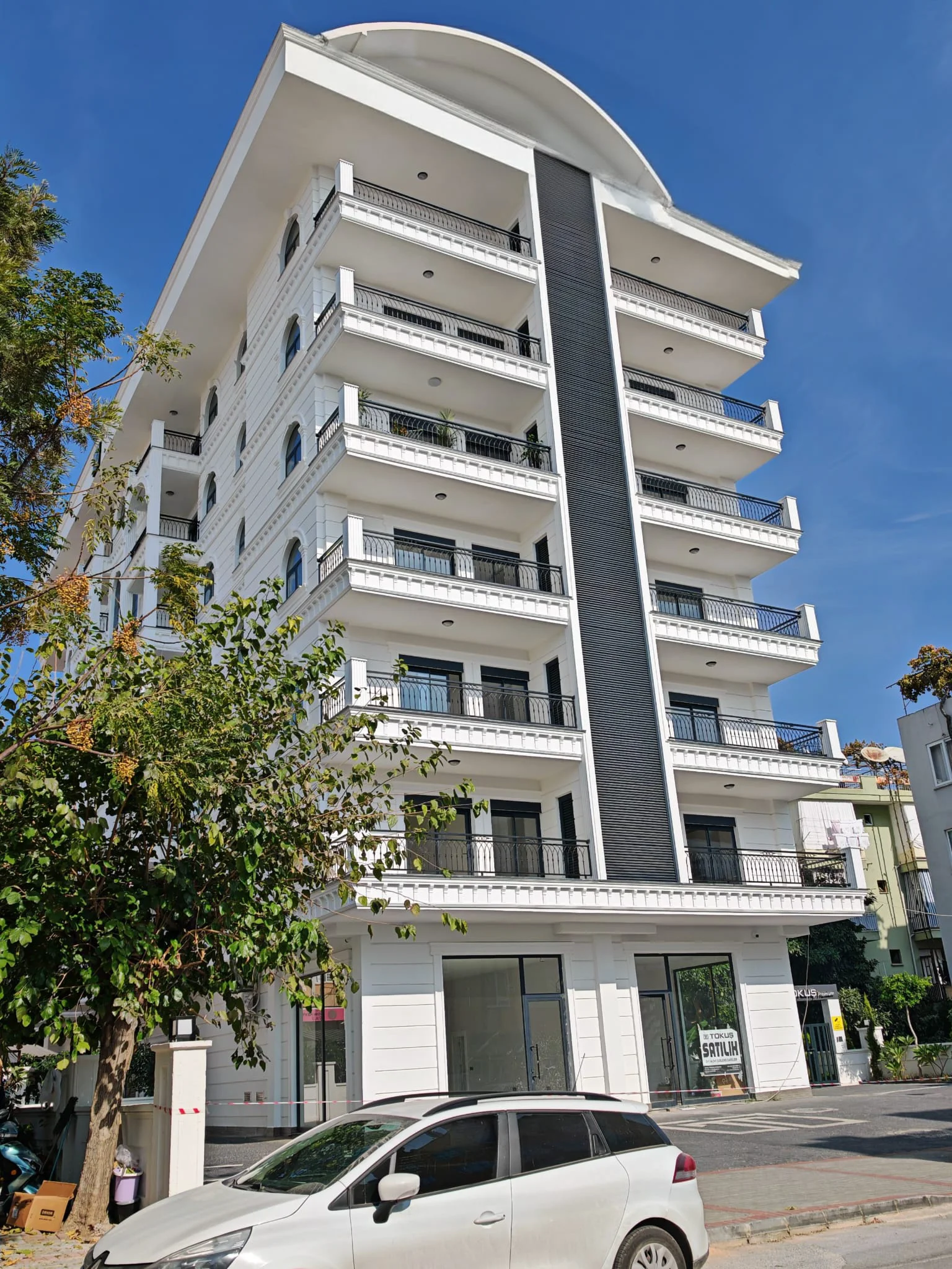Luxury Living & Investment Opportunity in Central Alanya