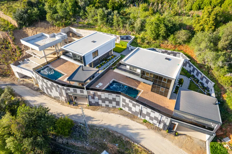 4 Bedroom Villa with Private Pool in Kestel