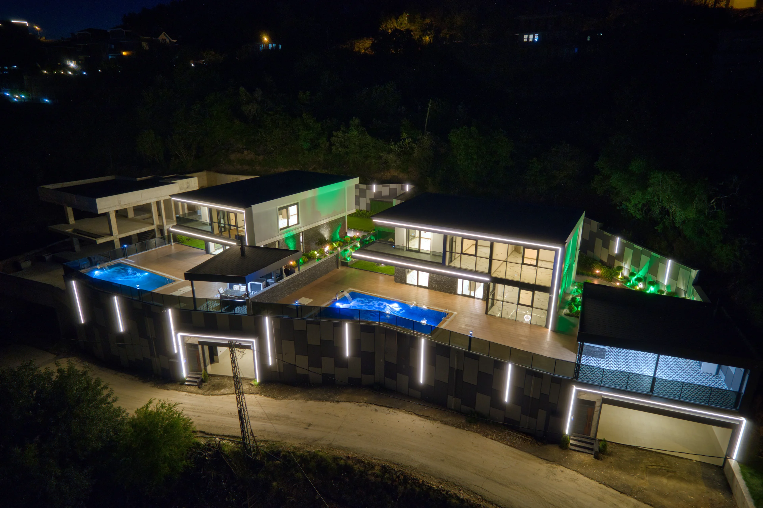 4+1 Villa in Kestel with Private Pool